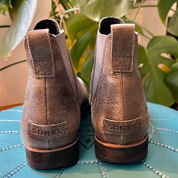 Sorel Harlow Chelsea Boot - Picture 9 of 12